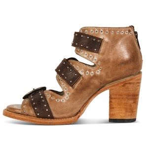 Brand New in Box size 10 Freebird Violet